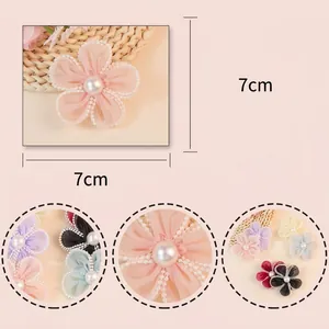 Flor de organza de 7 cm con centro de perla y pétalos de cuentas para accesorios de cabello