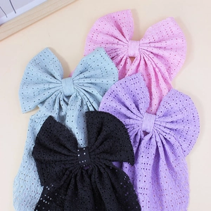 Lot de 4 barrettes à nœuds en maille ajourée faite main en rose, bleu, violet et noir