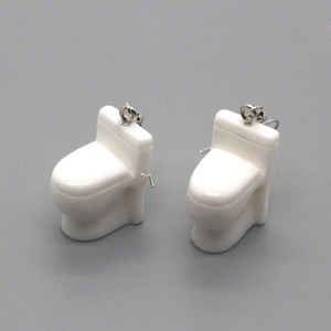 Boucles d'oreilles créatives en forme de mini toilette blanche avec crochets argent