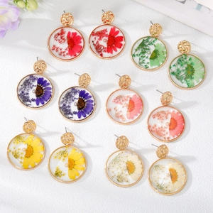 Pastoral Natürliche Getrocknete Blume Runde Ohrstecker Harz Eingelegt Künstliche Perle Legierung Gehämmert Textur Bohemian Retro Damen Mode Schmuck