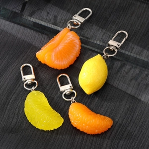 Realistic Simulation Fruit Keychain Cute Orange Lemon Slices Resin Food Play Pendant For Bag Car Keyring Fashion Jewelry Gift