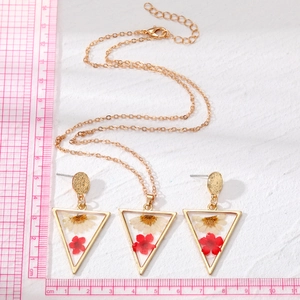 Handmade triangle pendant necklace and daisy earrings set with dried real flowers