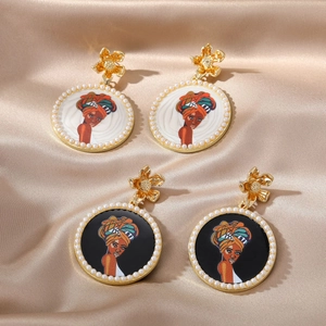 Pendientes de Aleación Chapados en Oro Con Retrato Africano Borde de Perlas Artificiales Blancas Flor Joyería Étnica Bohemia Mujer