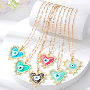 Collier Pendentif Cœur Mauvais Œil Vintage Alliage d'Or Fausse Künstliche Perle Incrustée Émail Chaîne Œil Turc pour Femme Bijoux