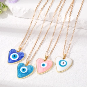 Evil Eye Heart Pendant Necklace Alloy Resin Gold Plated Vintage Ethnic Jewelry Protection Charm For Women Daily Wear Gift