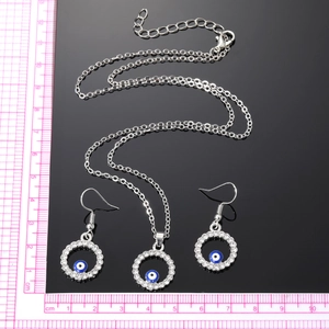 Elegante set di gioielli Occhio del Diavolo con collana a ciondolo vuoto e orecchini a goccia