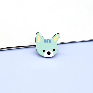 Minimalist mint green resin cat badge brooch for clothing with cute animal design