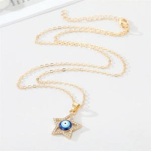 Collier doré avec pendentif étoile Œil maléfique orné de cristaux scintillants
