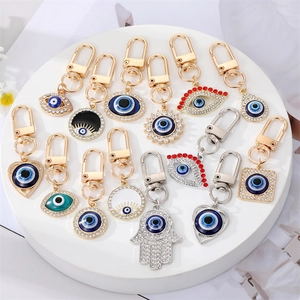 Luxury Evil Eye Keychain Alloy Rhinestone Drip Oil Hamsa Hand Heart Charm For Women Bag Car Accessory Ethnic Fashion Jewelry
