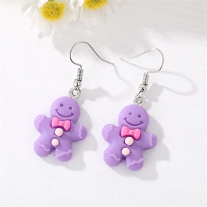 Boucles d'oreilles bonhomme de pain d'épices violet avec nœud rose mignon
