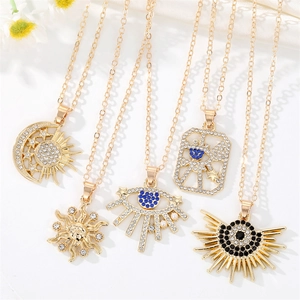 Collana Con Pendente a Forma di Sole Luna Malocchio in Lega di Strass Bohemien Per Donna Gioielli a Catena a Croce Placcati Oro