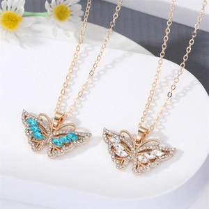 Collier Pendentif Papillon en Alliage Vintage pour Femmes Mode Strass Incrusté Chaîne de Clavicule Bijoux Cadeau Mariage Fête