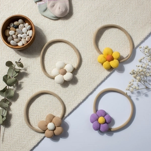 Set di 4 fasce per neonati con fiori morbidi ed elastici in nylon confortevoli
