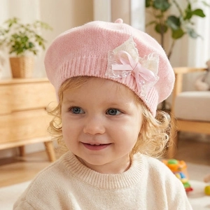 Doux Béret Tricoté pour Bébé Fille Avec Décoration de Künstliche Perles et Nœud en Dentelle Chapeau de Peintre Chaud et Moelleux pour Nourrisson Automne Printemps