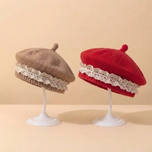 Béret tricoté pour bébé avec bordure en dentelle en kaki et rouge pour l'automne
