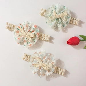 Dreierpack florale Baby-Stirnbänder aus Spitze mit elastischen Schleifen für Neugeborene