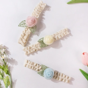 Lot de trois bandeaux en dentelle pour bébé avec fleurs de rose 3D rose, jaune et bleu
