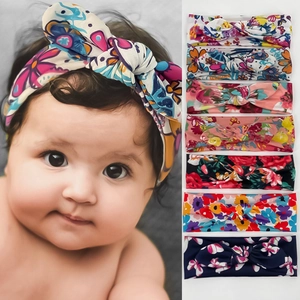 Fasce neonata boho con stampa floreale in tessuto elastico e nodo a coniglio