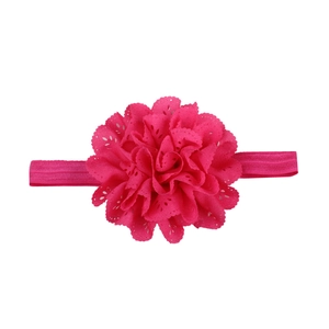 Elastisches Baby-Stirnband mit einer leuchtend rosenroten hohlen Blume für süßes Baby-Styling