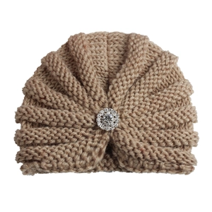 Bonnet turban tricoté pour bébé beige avec strass étincelant et design plissé élégant