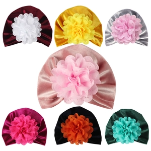 Bonnets turban pour bébé en velours avec grandes fleurs en dentelle ajourée en sept couleurs