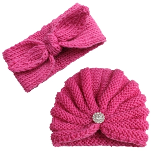 Ensemble bonnet turban en tricot rose pour bébé et bandeau avec strass argentés