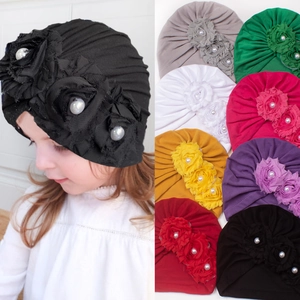 Turbante per neonati con fiori decorativi e perle in morbido tessuto plissettato multicolore
