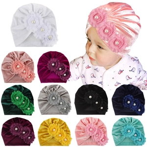 Baby Velvet Turban Hat With Handmade Fabric Flowers Artificial Pearls Pleated Infant Headwrap Soft Bonnet For Girls Party Decoration