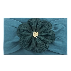 Bandeau bébé en nylon bleu sarcelle avec fleur en tissu vert foncé et perles