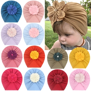 Morbido Cappello Turbante in Seta di Latte per Neonati Con Grande Fiore e Perla Artificial Imitazione Cuffia Plissettata per Bambina
