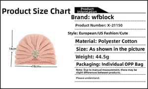 Bonnet turban rose tricoté pour bébé avec broche en perles et détails de taille 14x16cm