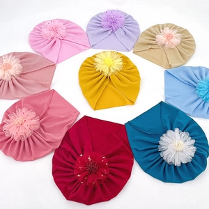 Bonnets turbans respirants pour bébé avec fleurs en résille en neuf couleurs variées