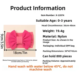 Detailansicht eines rosa Baby-Stirnbands aus Nylon mit Größenangabe und Rippstruktur