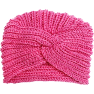 Dettaglio del turbante lavorato a maglia rosa per neonati con nodo e trama a onde