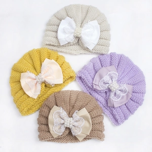 Bonnets d'hiver tricotés pour bébé avec nœuds en satin et perles en quatre couleurs