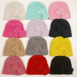 Bonnet tricoté pour bébé avec nœud décoratif en 12 couleurs dont rose et beige