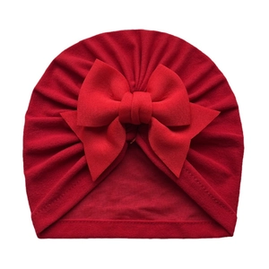 Bonnet turban rouge pour bébé en coton doux avec grand nœud pour l'automne et l'hiver
