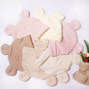 Bonnets bébé en modal doux avec oreilles d'ours mignonnes en plusieurs couleurs pastel