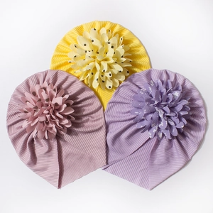 Lot de 3 turbans pour bébé avec grandes fleurs en tissu jaune et violet et maille côtelée
