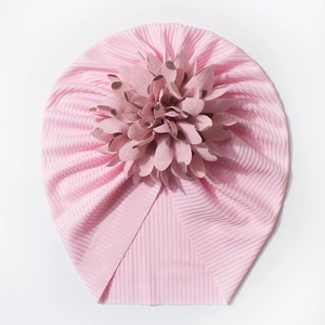 Bonnet turban rose pour bébé en tricot côtelé avec une grande fleur 3D à pois
