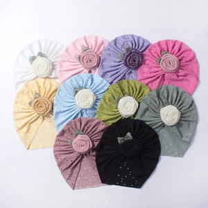 Set di 10 turbanti traspiranti per neonati con fiori 3D in vari colori vivaci