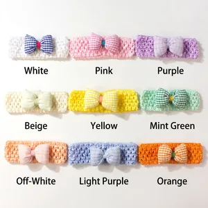 Neuf couleurs de bandeaux au crochet pour bébé avec nœud à carreaux présentés en grille