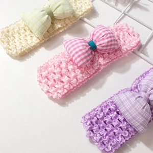 Lot de trois bandeaux tricotés pour bébé avec nœuds à carreaux en jaune et rose