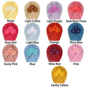 Grille de bonnets turban pour bébé en treize couleurs avec triple fleurs et perles