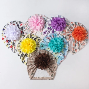 Lot de 7 turbans respirants pour bébé avec grandes fleurs décoratives en dentelle