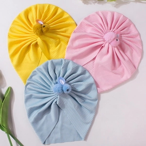 Bonnet en coton côtelé pour bébé avec poupée lapin 3D en trois jolies couleurs pastel