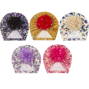 Lot de 5 bonnets turbans pour bébé avec imprimé fleuri et grandes fleurs en mousseline