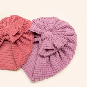 Lot de bonnets turbans pour bébé en maille gaufrée avec grands nœuds rouge et lilas