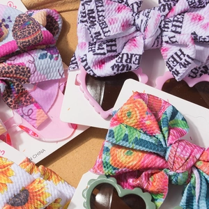 Détails des ensembles pour bébés avec lunettes de soleil cœur et bandeaux en tissu gaufre