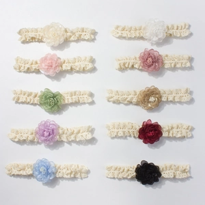 Lot de 10 bandeaux bébé en dentelle avec fleurs en mousseline colorées et perles fines